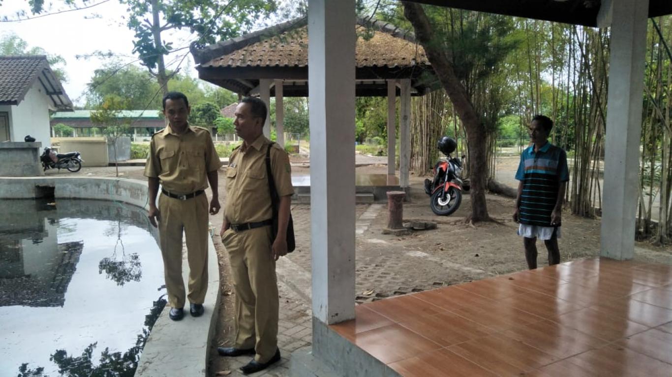 KUNJUNGAN PEMERINTAH DESA KE LOKASI BUDIDAYA AIR TAWAR
